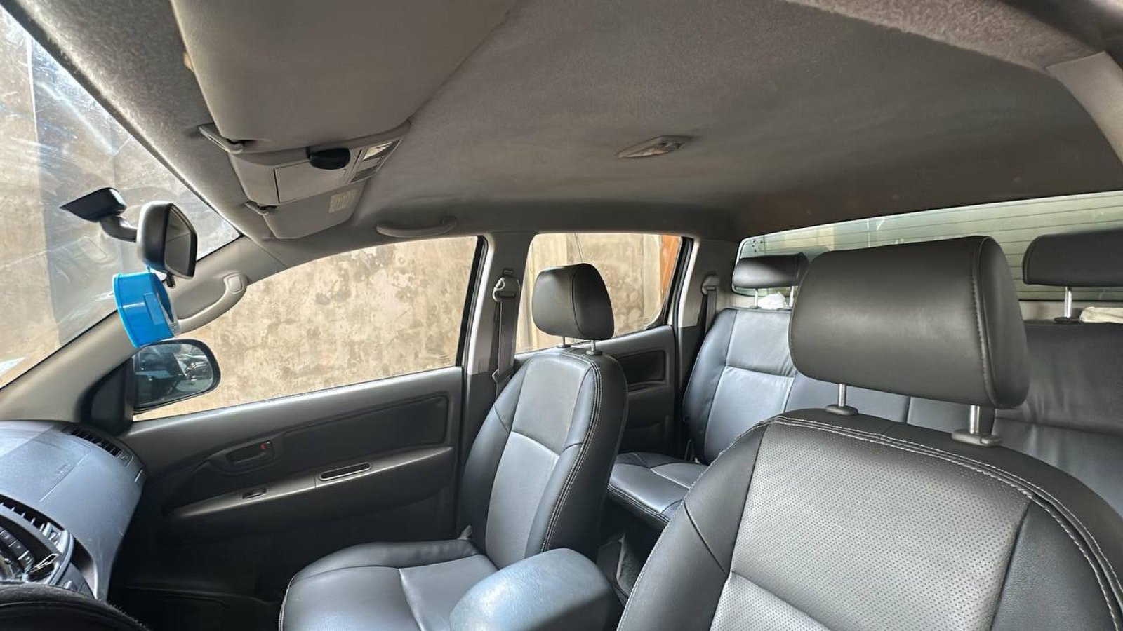 PICK-UP BY 7449 RB HILLUX (pour une location au sud du Bénin)