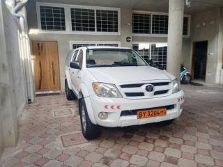 PICK-UP BY 3204 RB HILLUX (pour une location au sud du Bénin)