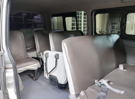 MINI BUS BZ 0188 RB (pour une location au sud du Bénin)